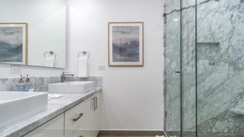 Ένα μπάνιο στο Encantame Towers Viento 1004