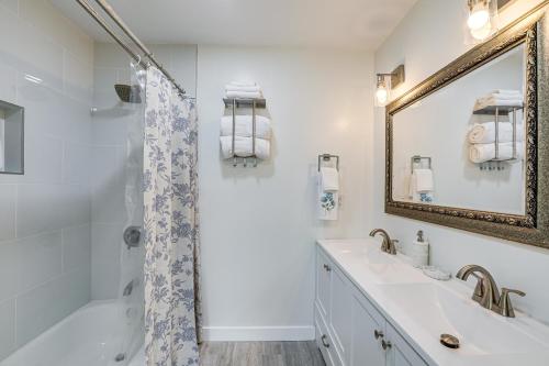 Koupelna v ubytování Updated Gem! Walk to Fishtown, 3 Mi to Center City