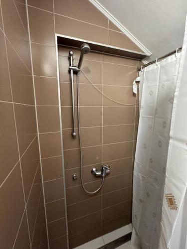 Ένα μπάνιο στο Residence Mahala