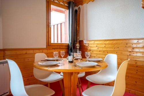 Residence Hermine, Ski In-Out with WiFi in Val Thorens, "V7" by Versant Collection
