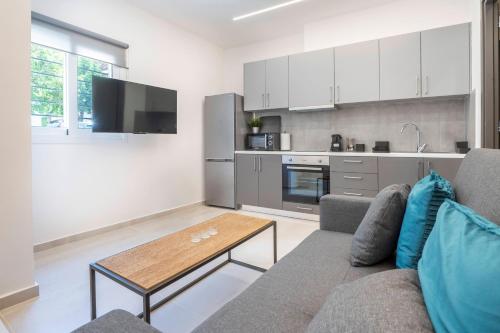Oculus Kalithea Irakleous Apartments by Live&Travel