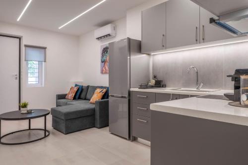 Oculus Kalithea Irakleous Apartments by Live&Travel