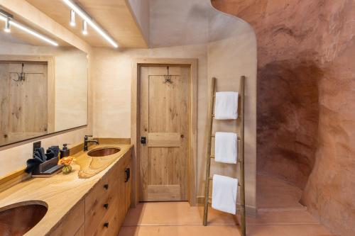 Ένα μπάνιο στο Honey Rock Landing