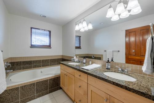 Ένα μπάνιο στο Ski in and out First Chair