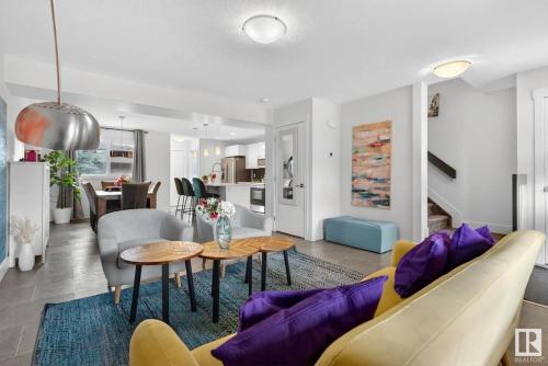 Gallery image of 6503 King Wynd SW in Edmonton
