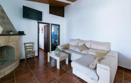 Posezení v ubytování Stunning Home In La Puebla De Los Infan