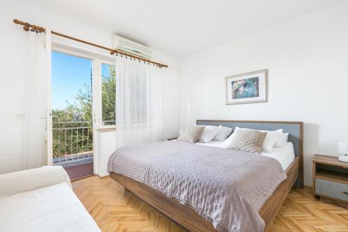 Apartment Baska Voda 300b