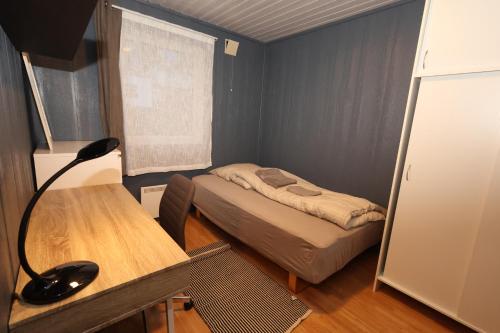 Postel nebo postele na pokoji v ubytování Nice view, good location, 1 bed