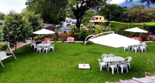 Κήπος έξω από το Hotel Llano Grande Rivera