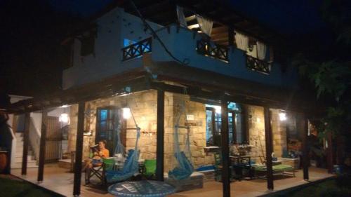 Φωτογραφία από το άλμπουμ του Kalogirou Stone House στον Λιμνιώνα
