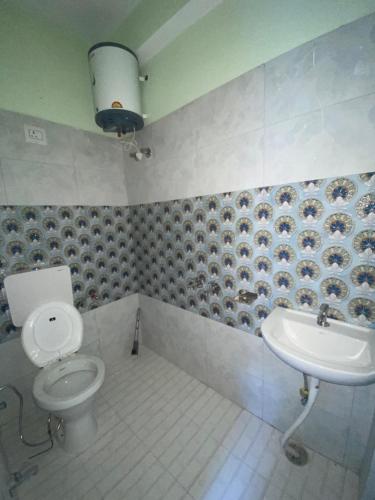 Ένα μπάνιο στο The Spiritual Cafe