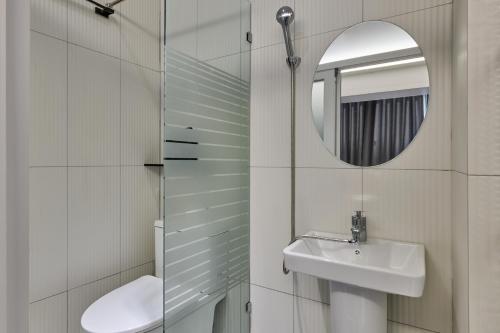 Ένα μπάνιο στο Unit J Hostel