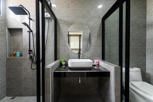 Ένα μπάνιο στο Wow Mountain Pool Villa Aonang