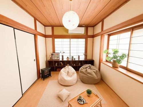 Totoro's Hideout Cute Character Style Japanese Entire House Near Public Transport 7 min Walk 2 Baths 2 Toilets Direct to Airport Namba Shinsaibashi and Kuromon Market