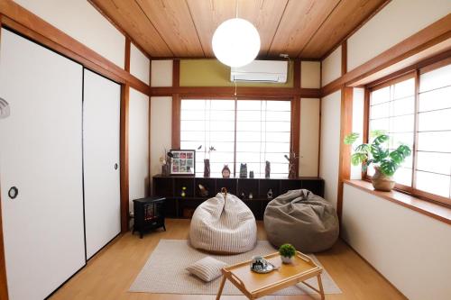 Totoro's Hideout Cute Character Style Japanese Entire House Near Public Transport 7 min Walk 2 Baths 2 Toilets Direct to Airport Namba Shinsaibashi and Kuromon Market
