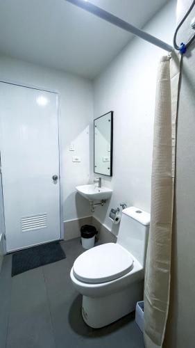 Ένα μπάνιο στο Spacious Studio Nook with Relaxing Vibe