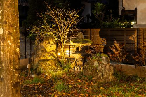 Κήπος έξω από το 湯音の櫻