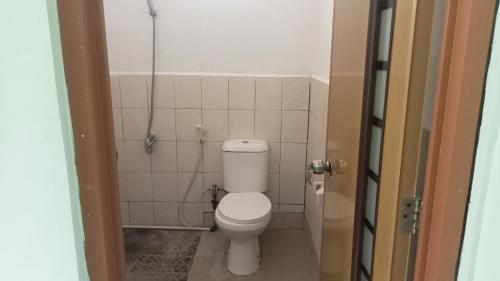 Koupelna v ubytování Guest House Monika Labuan Bajo