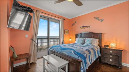 Postel nebo postele na pokoji v ubytování Margate #307