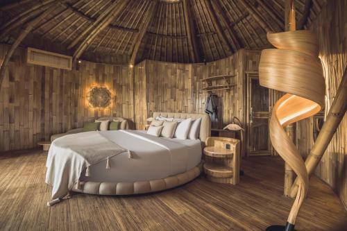 Postel nebo postele na pokoji v ubytování Equipoise Resort & Spa Ubud by Ini Vie Hospitality - Newly Open