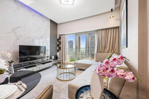Beautiful Canal View Majestine Damac