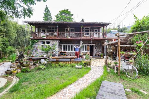 สวนหย่อมนอก Om Yoga Resort