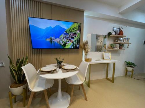 TV a/nebo společenská místnost v ubytování Emetheria Residence CDO