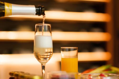 Nápoje v ubytování Hotel Mvsa+Michelin 2 Starred Molino de Urdàniz