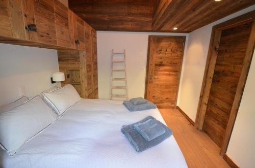 Ένα ή περισσότερα κρεβάτια σε δωμάτιο στο Adelaide B 09