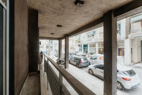 15 mins Walk to Acropolis, Minimalist Studio