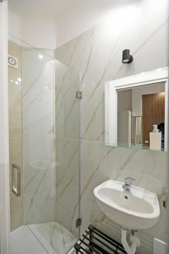 You And Me Room - 5 min dall'Aeroporto & Wi-Fi