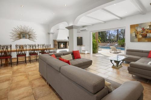 Gallery image of Grande Villa entre Cannes St Tropez in Puget-sur Argens