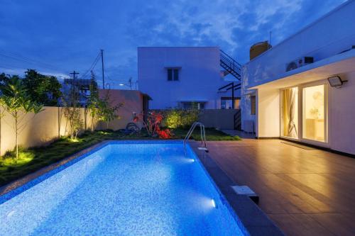Gallery image of Casa Bohemia Villa by StayJade - Private Pool - Lawn in Berikai