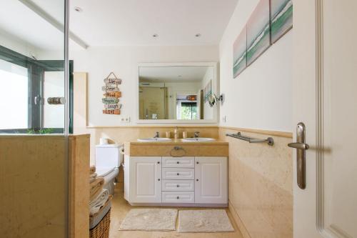 Fotografie z fotogalerie ubytování Luxury 3-bed apt Capanes del Golf v destinaci Benahavís