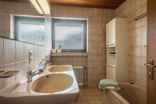 Phòng tắm tại Ferienwohnung im Haus Metzger