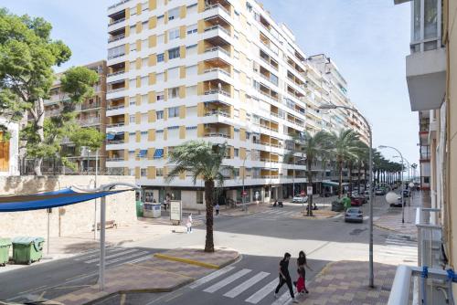 Pasaje Alzira 4B, 1-3