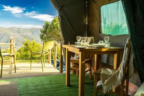 Imagen de la galería de Safari Glamping Portugal Whale, en Ventosa