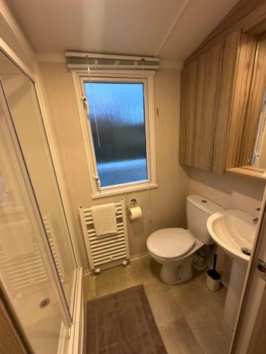 Ένα μπάνιο στο BLAIRGOWRIE Ballintuim HOLIDAY LET