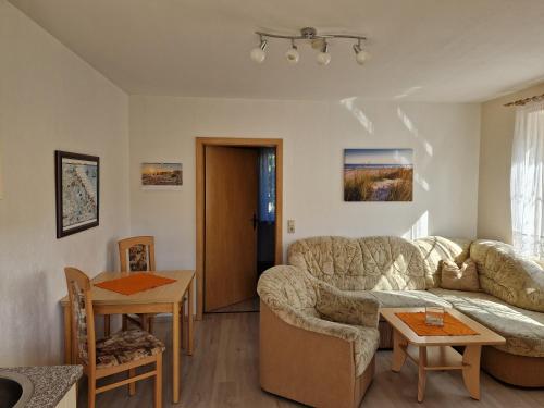 Ferienwohnung Broseにあるシーティングエリア