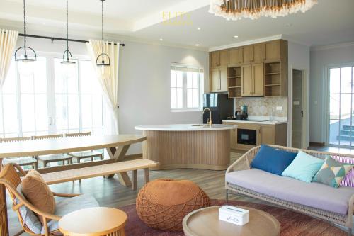 Η κουζίνα ή μικρή κουζίνα στο Villa Phan thiết Novaworld