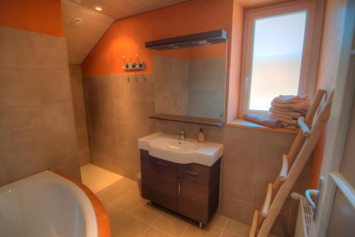 Ένα μπάνιο στο L'Échappée Belle - Gite Châteaux