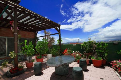 Aed väljaspool majutusasutust Love in Hualien B&B