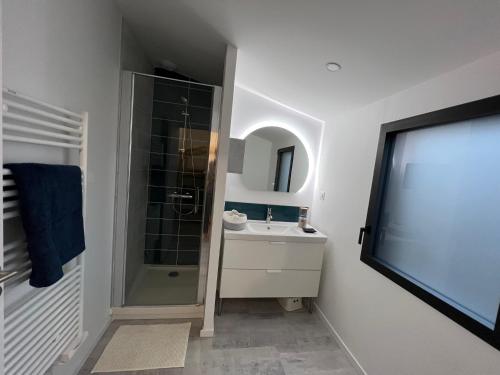 Koupelna v ubytování Les Abeilles du Corsen