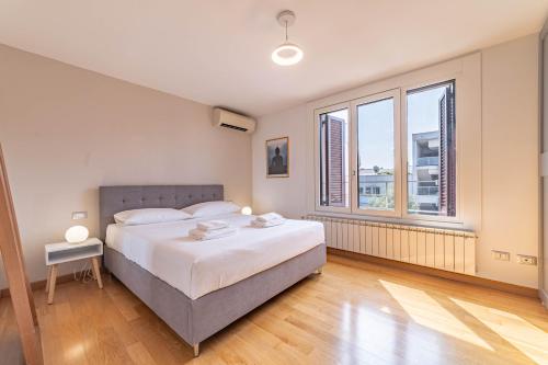 10' Navigli, Penthouse with Panoramic View Milan