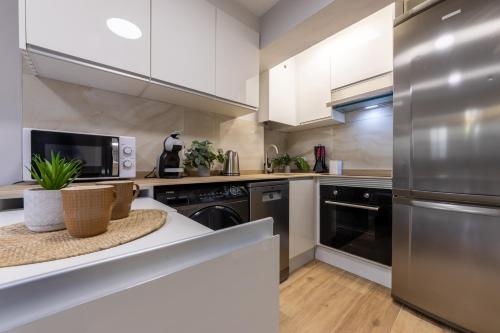 Moderno, con acceso y Jardín Privado, Playa a 50 m