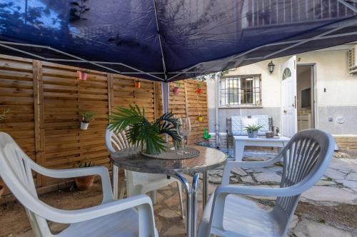 Moderno, con acceso y Jardín Privado, Playa a 50 m