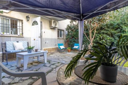 Moderno, con acceso y Jardín Privado, Playa a 50 m