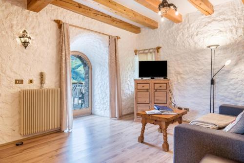 Φωτογραφία από το άλμπουμ του Stofnerhof Turmgemach σε Sarntal