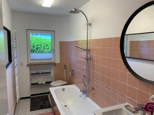 Koupelna v ubytování Ferienwohnung Blaubeere - Obsthof Steffelin