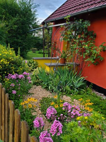 Villa Kunterbunt: Urgemütlich und fast perfektにある庭